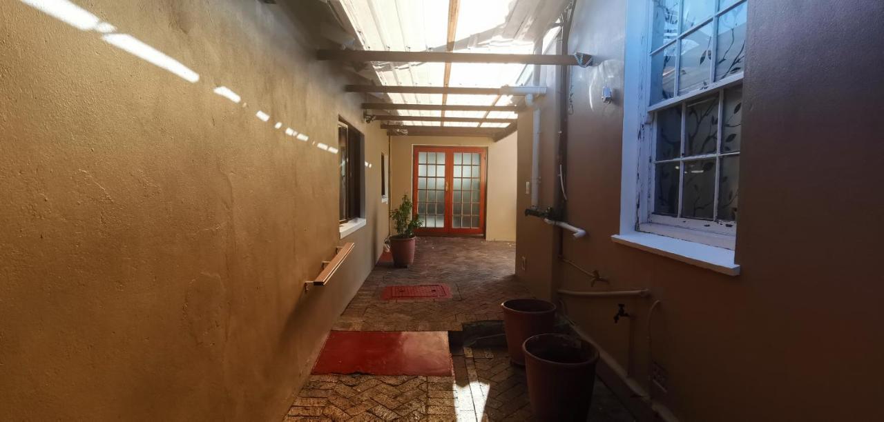 Joy'S Place Hotel Cape Town Exterior photo